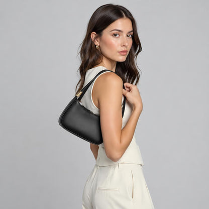 Modelo usando Bolso de Hombro Monelle Noir